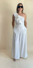 Cargar imagen en el visor de la galería, White One Shoulder Set
