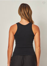 Cargar imagen en el visor de la galería, Fitnesschic Basic Black Top
