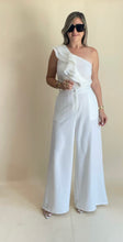 Cargar imagen en el visor de la galería, White One Shoulder Set
