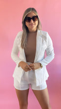 Cargar imagen en el visor de la galería, White Blazer Set
