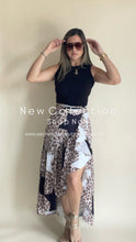 Cargar imagen en el visor de la galería, Wrap around Animal Print Skirt
