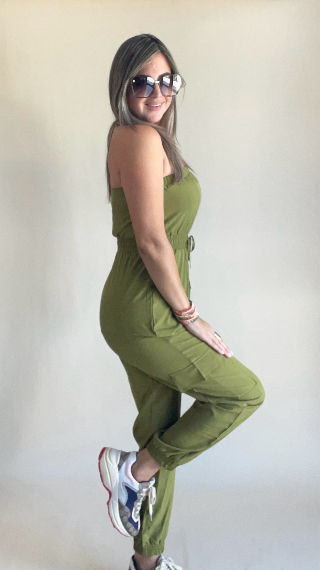 OLIVE cargo off Shoulder Jump